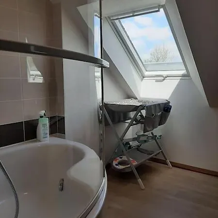 Hébergement de vacances La Maison Rose - Avec Grand Jardin Clos à 300m De La Hauteville-sur-Mer