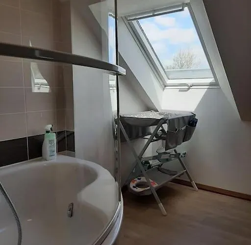 Dom wakacyjny La Maison Rose - Avec Grand Jardin Clos A 300m De La Hauteville-sur-Mer